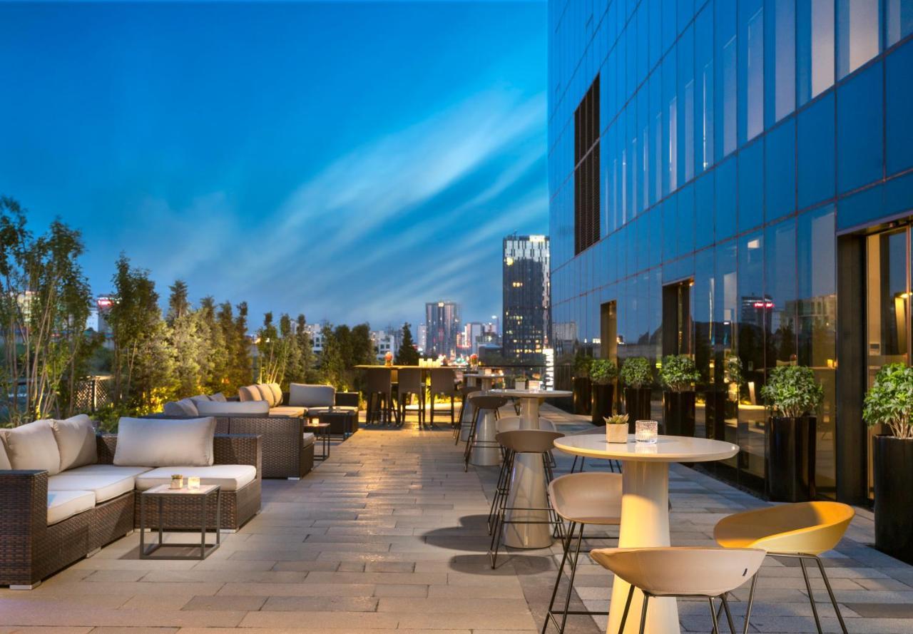 Готель Centro Westside By Rotana Стамбул