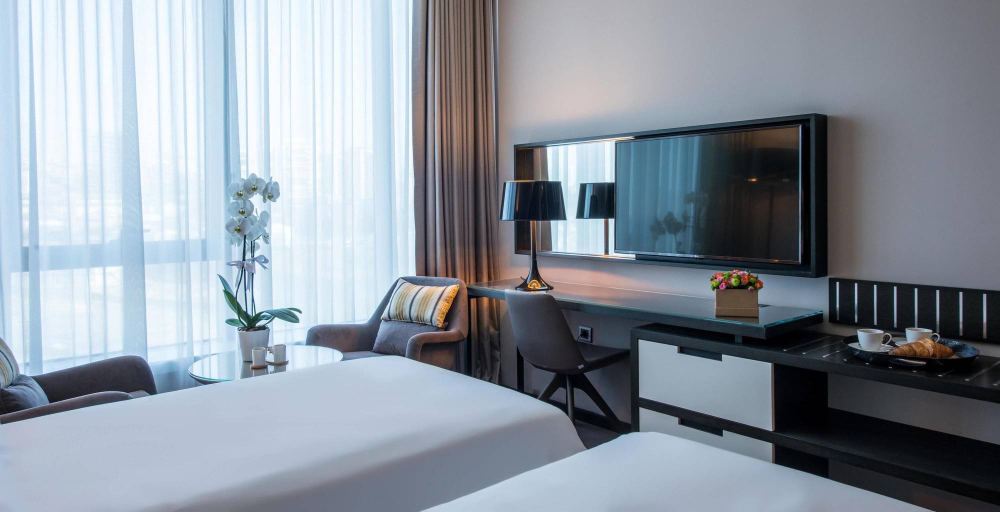Centro Westside By Rotana Готель