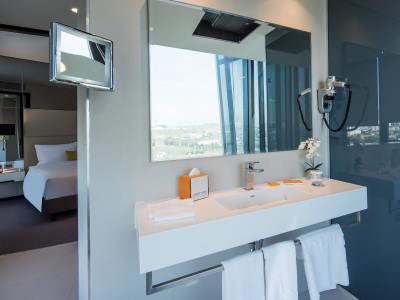 Centro Westside By Rotana מלון