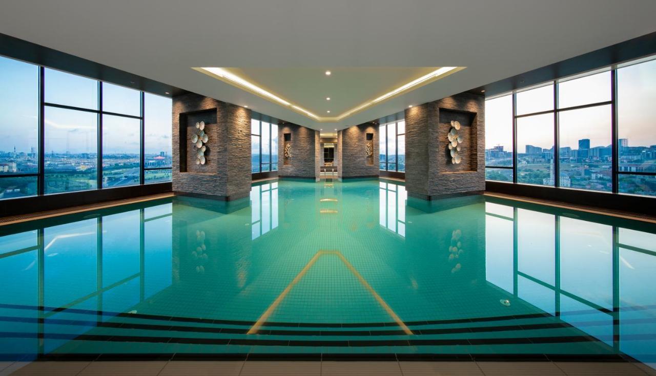Centro Westside By Rotana Готель