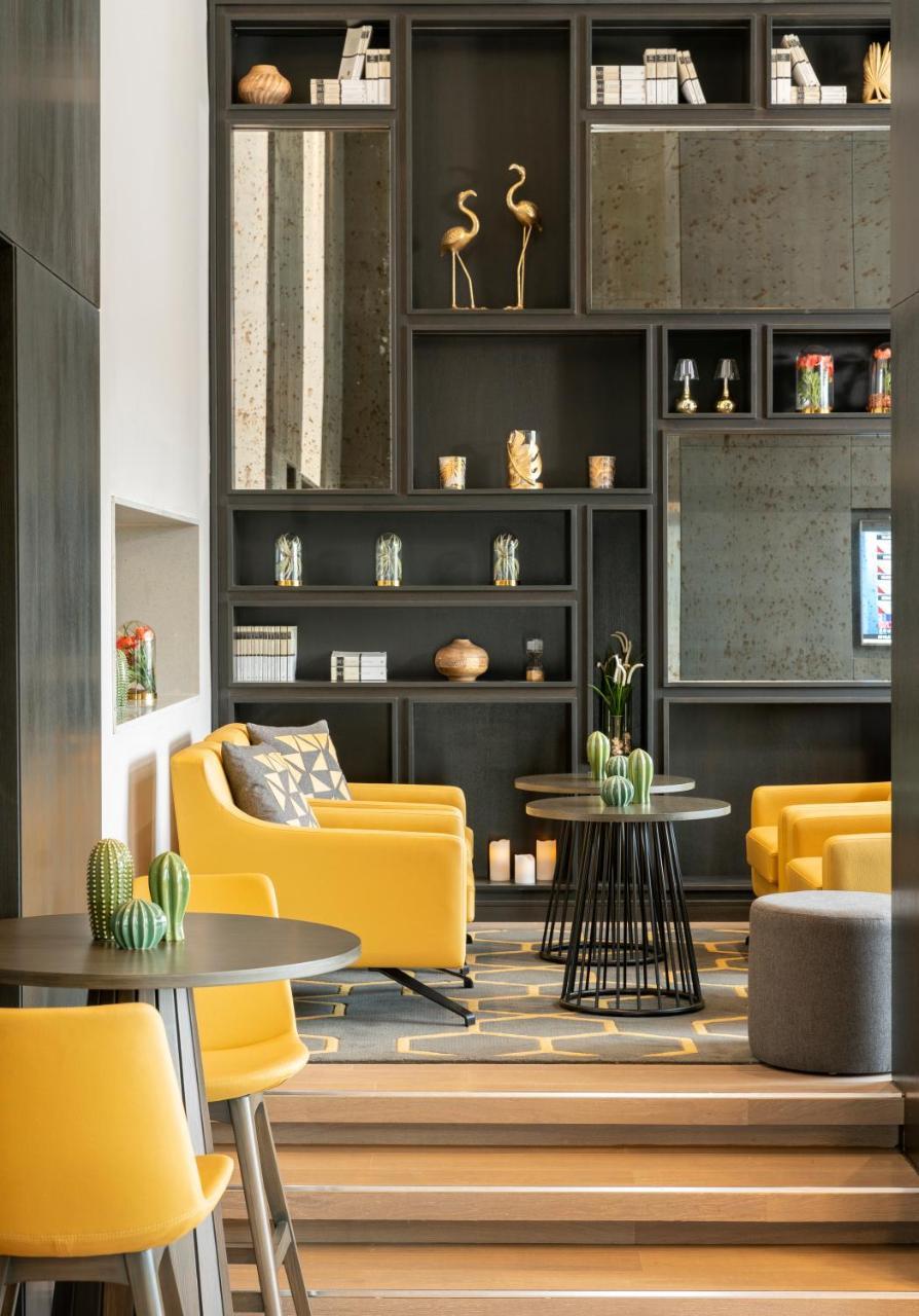 Готель Centro Westside By Rotana 4*